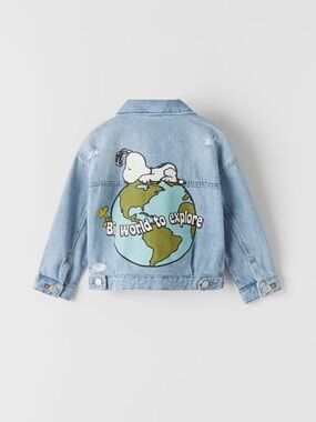 collaborative Zara x Peanuts  light-wash distressed denim jacket